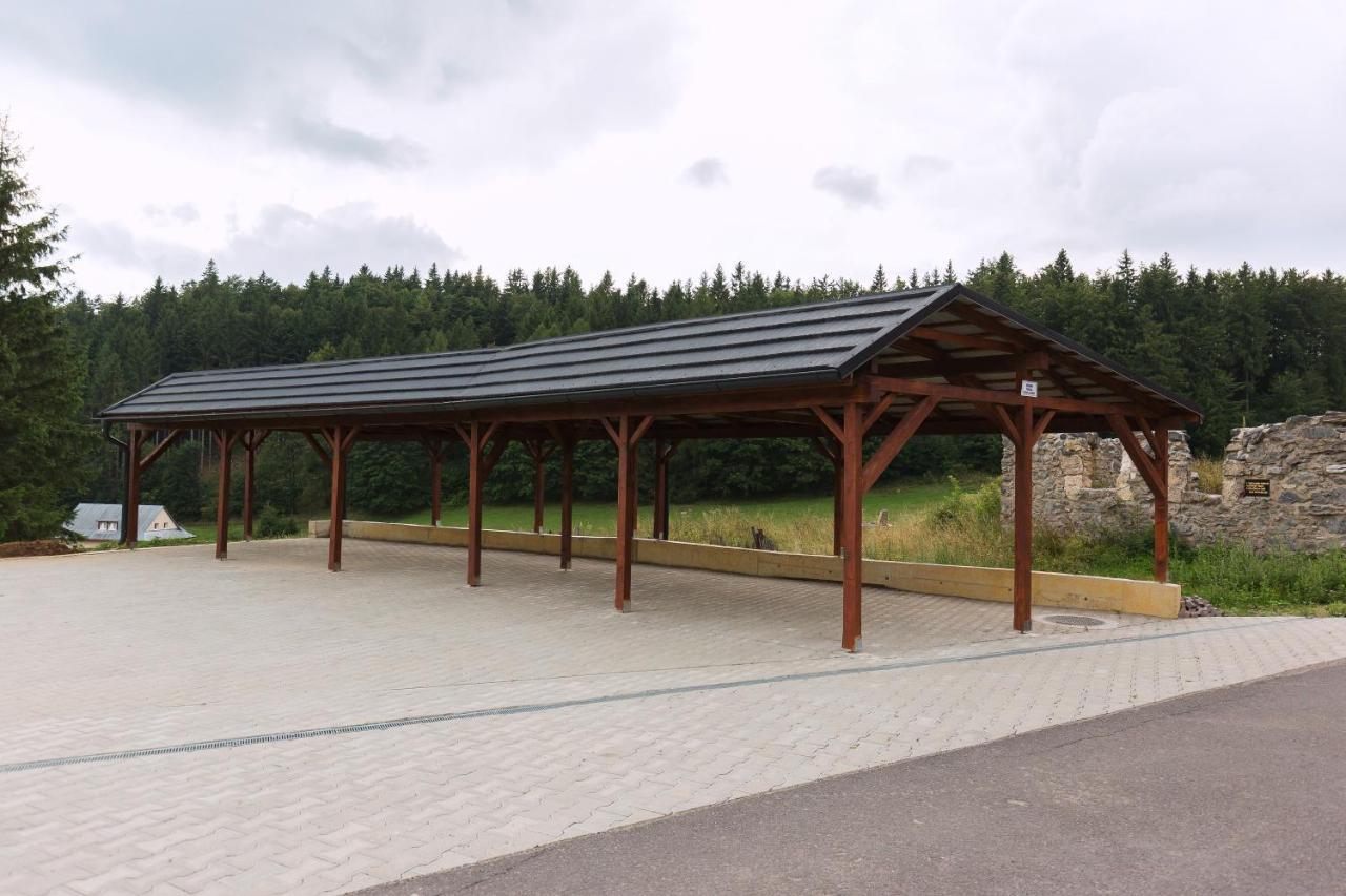 Mistrik Lodge *